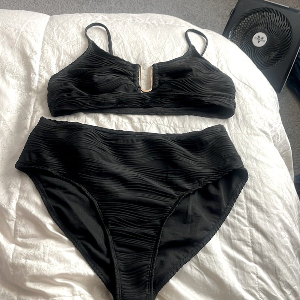 Black Bikini set - Never Worn - size L